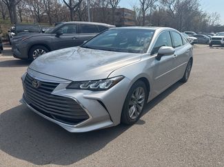 Used 2019 Toyota Avalon XLE w/ Moonroof Package video 1