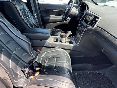Used 2021 Jeep Grand Cherokee Freedom Edition AWD/4WD image 11