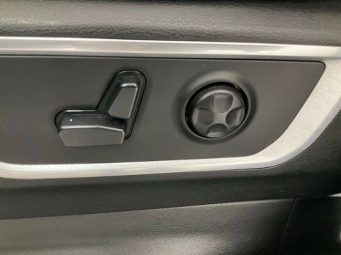 Used 2020 RAM 1500 Laramie w/ Night Edition image 22