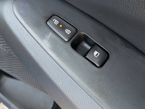Used 2024 Kia Seltos S FWD image 36