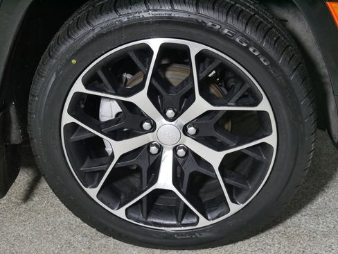 Used 2023 Jeep Grand Cherokee Summit image 15