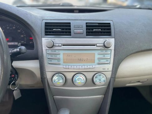 Used 2009 Toyota Camry LE FWD image 27