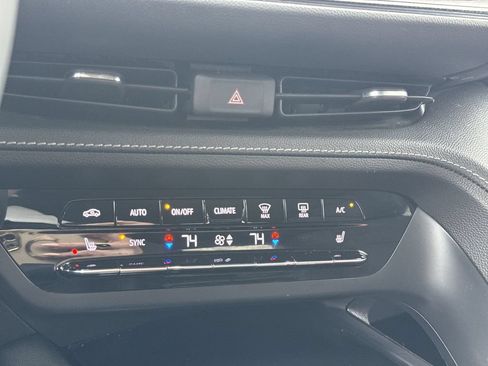 Used 2022 Buick Envision Preferred FWD image 18