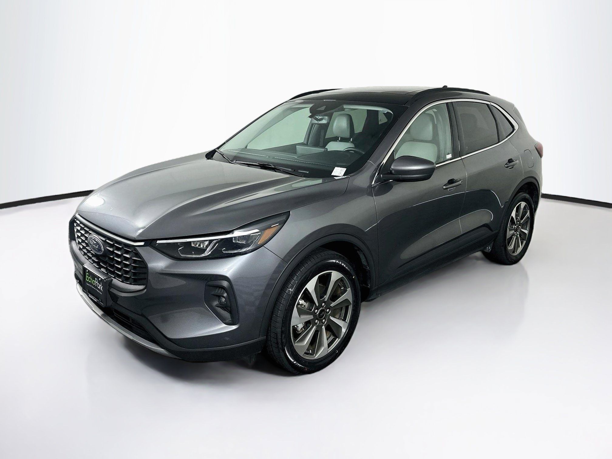 Used 2025 Ford Escape Platinum AWD/4WD image 3