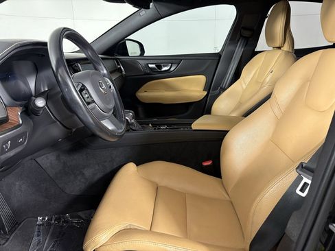 Used 2020 Volvo S60 T5 Inscription image 20