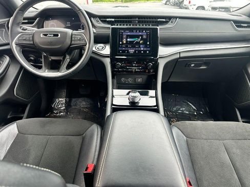 Used 2021 Jeep Grand Cherokee L Laredo AWD/4WD image 17