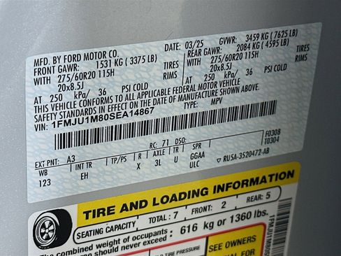 Used 2025 Ford Expedition Platinum image 12