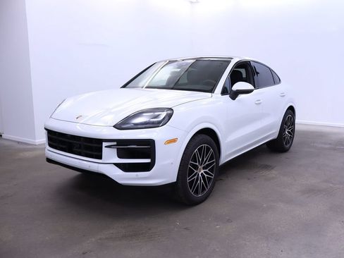 Certified 2024 Porsche Cayenne Coupe AWD/4WD image 1