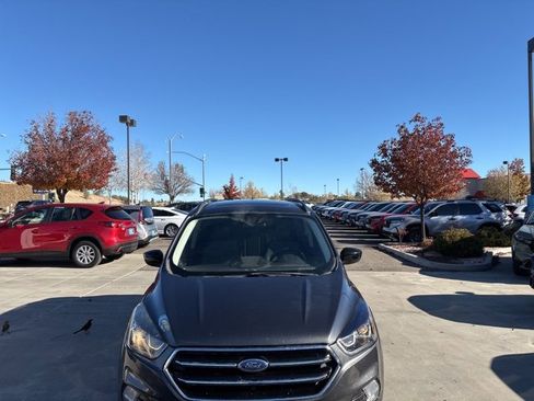 Used 2018 Ford Escape SE w/ SE Sport Appearance Package image 3