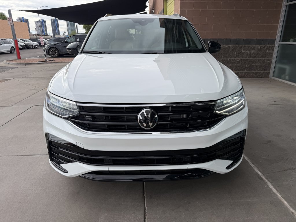 Used 2024 Volkswagen Tiguan SE R-Line FWD image 10