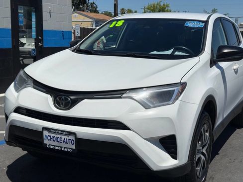 Used 2018 Toyota RAV4 LE w/ All Weather Liner Package FWD image 22