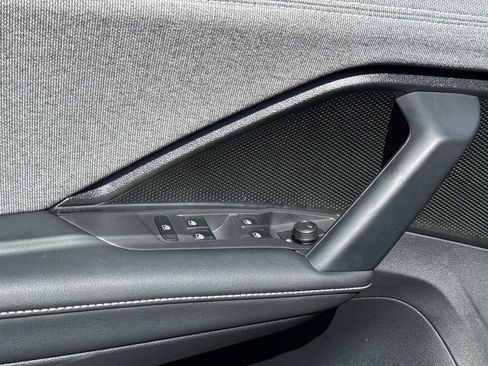Certified 2025 Volkswagen Tiguan S FWD image 18