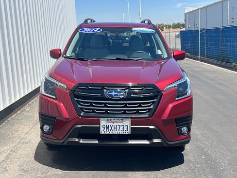 Certified 2024 Subaru Forester Premium AWD/4WD image 2