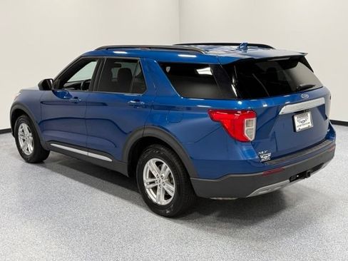 Used 2020 Ford Explorer XLT w/ Equipment Group 202A AWD/4WD image 6