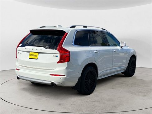Used 2018 Volvo XC90 T5 Momentum w/ Convenience Package image 6