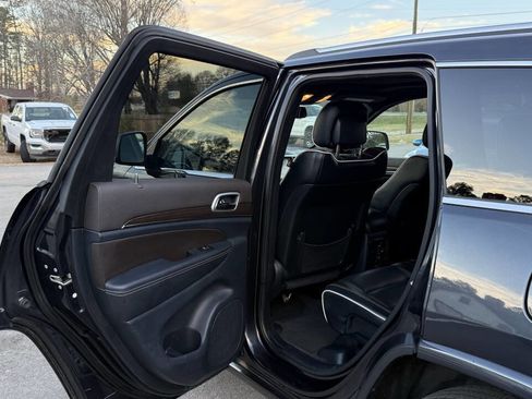 Used 2015 Jeep Grand Cherokee Overland image 12