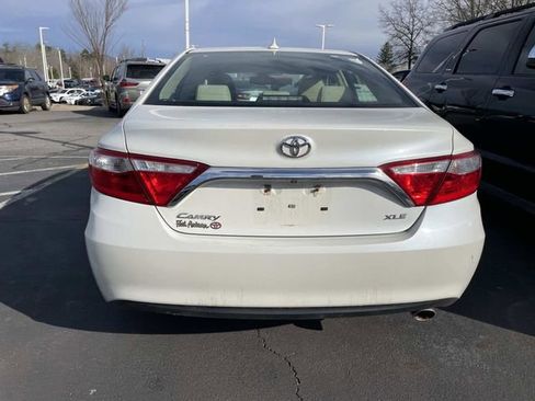Used 2017 Toyota Camry XLE w/ Moonroof Package image 4