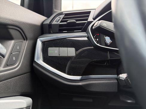 Used 2022 Audi Q3 2.0T Premium image 23