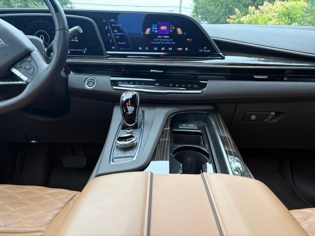 Certified 2024 Cadillac Escalade ESV Sport w/ LPO, ONYX Package AWD/4WD image 23