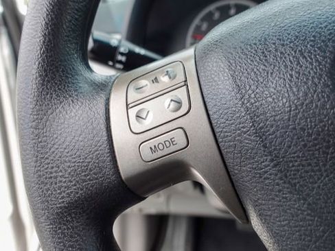 Used 2013 Toyota Corolla LE image 14