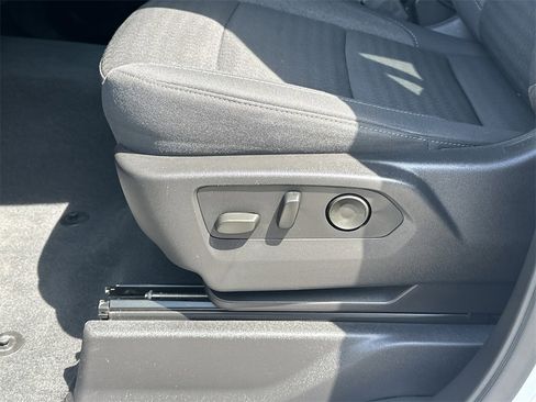 Used 2024 Chevrolet Silverado 2500 Custom w/ Custom Value Package image 17