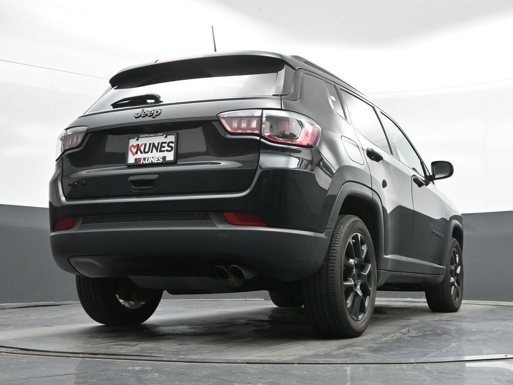 Used 2022 Jeep Compass Latitude w/ Convenience Group AWD/4WD image 37