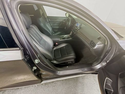 Used 2022 Honda Accord Touring image 25