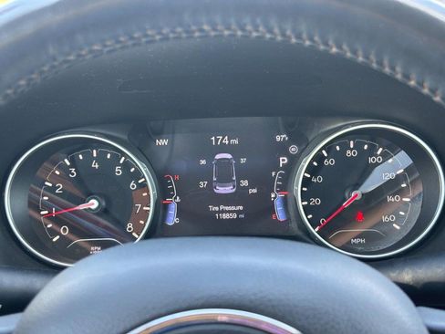 Used 2018 Jeep Compass Latitude w/ Popular Equipment Group FWD image 21