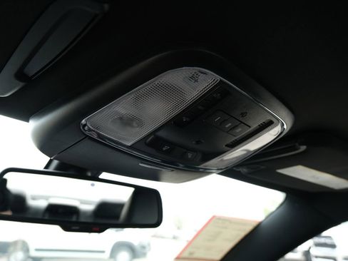 Used 2017 Dodge Charger SXT w/ AWD Plus Group image 18