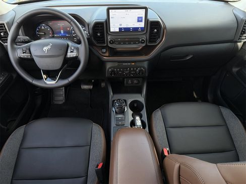 Used 2024 Ford Bronco Sport Outer Banks image 10