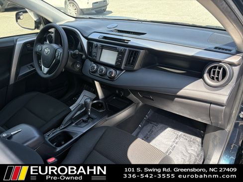 Used 2018 Toyota RAV4 LE image 15
