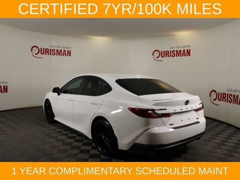 Used 2025 Toyota Camry SE w/ Convenience Package FWD image 5