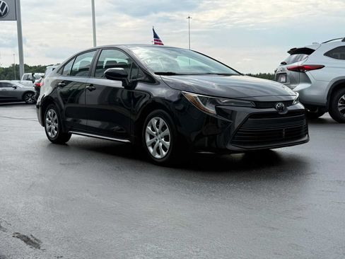 Certified 2024 Toyota Corolla LE FWD image 3