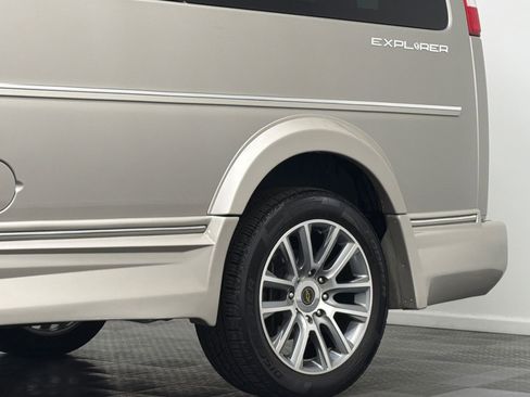 Used 2021 Chevrolet Express 2500 LS w/ Enhanced Convenience Package RWD image 6