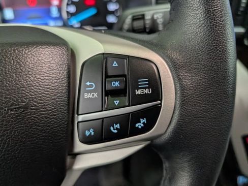 Used 2023 Ford Explorer XLT w/ Equipment Group 202A AWD/4WD image 18