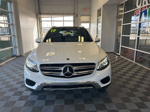 Used 2019 Mercedes-Benz GLC 300 4MATIC image 2