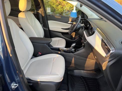 Used 2024 Buick Encore GX Sport Touring w/ Advanced Technology Package image 32