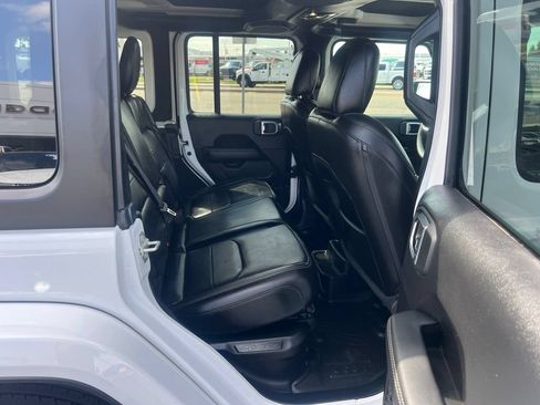 Used 2023 Jeep Wrangler Unlimited Sahara AWD/4WD image 45