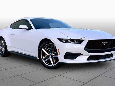 Used 2024 Ford Mustang Premium RWD image 3