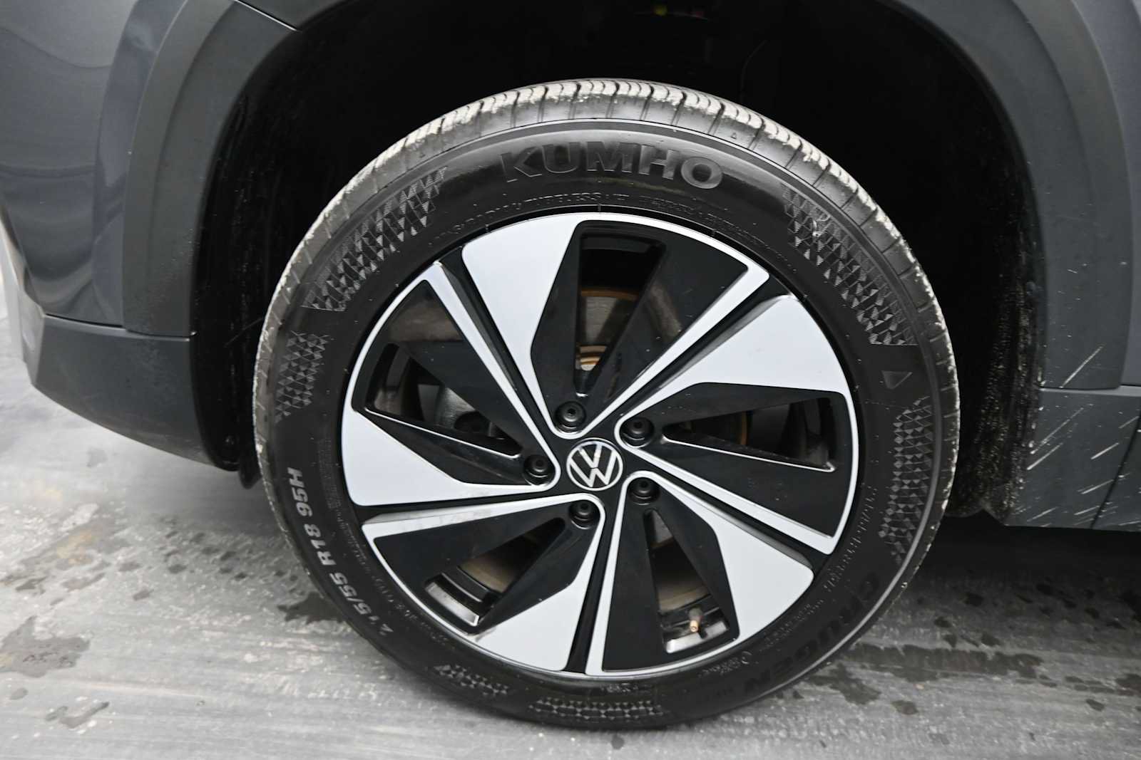 Used 2026 Volkswagen Taos SE AWD/4WD image 10