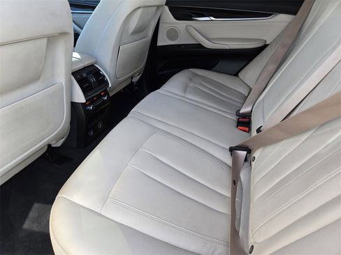 Used 2016 BMW X5 xDrive35d image 29