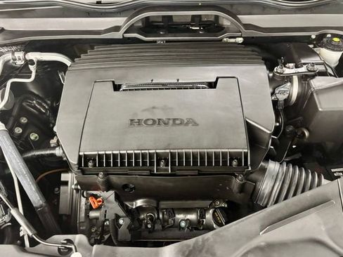 Used 2025 Honda Pilot Sport image 51