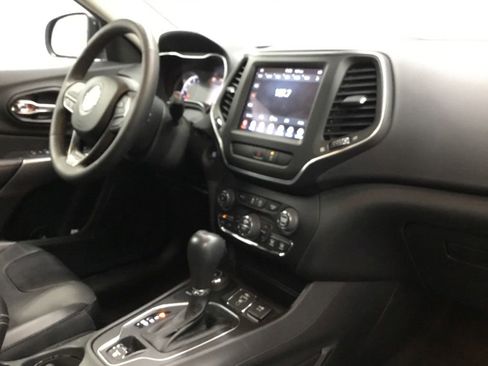 Used 2022 Jeep Cherokee Latitude Lux w/ Sun & Sound Group AWD/4WD image 25