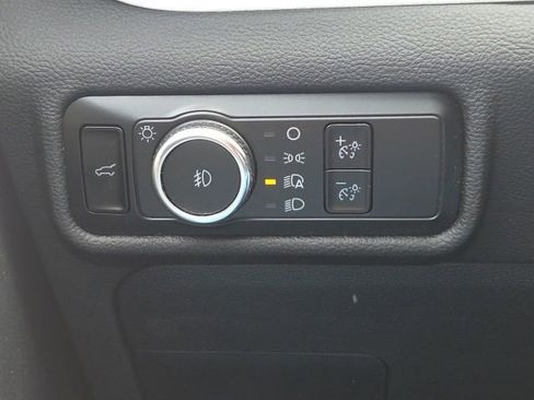 Used 2023 Ford Explorer XLT w/ Equipment Group 202A AWD/4WD image 27