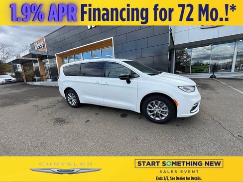 New 2026 Chrysler Pacifica Select image 4