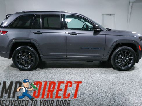 Used 2023 Jeep Grand Cherokee 30th Anniversary AWD/4WD image 6
