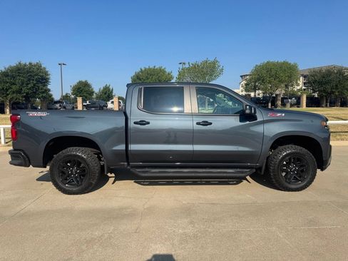 Used 2021 Chevrolet Silverado 1500 LT Trail Boss w/ Convenience Package II AWD/4WD image 3