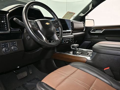 Used 2024 Chevrolet Silverado 1500 High Country AWD/4WD image 12