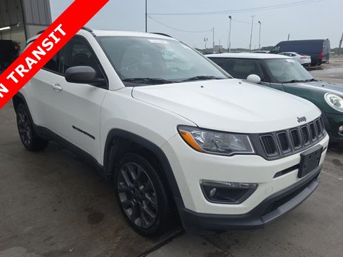 Used 2021 Jeep Compass Latitude w/ Sun and Sound Group AWD/4WD image 5