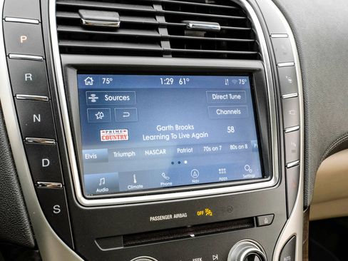 Used 2019 Lincoln Nautilus Reserve image 32